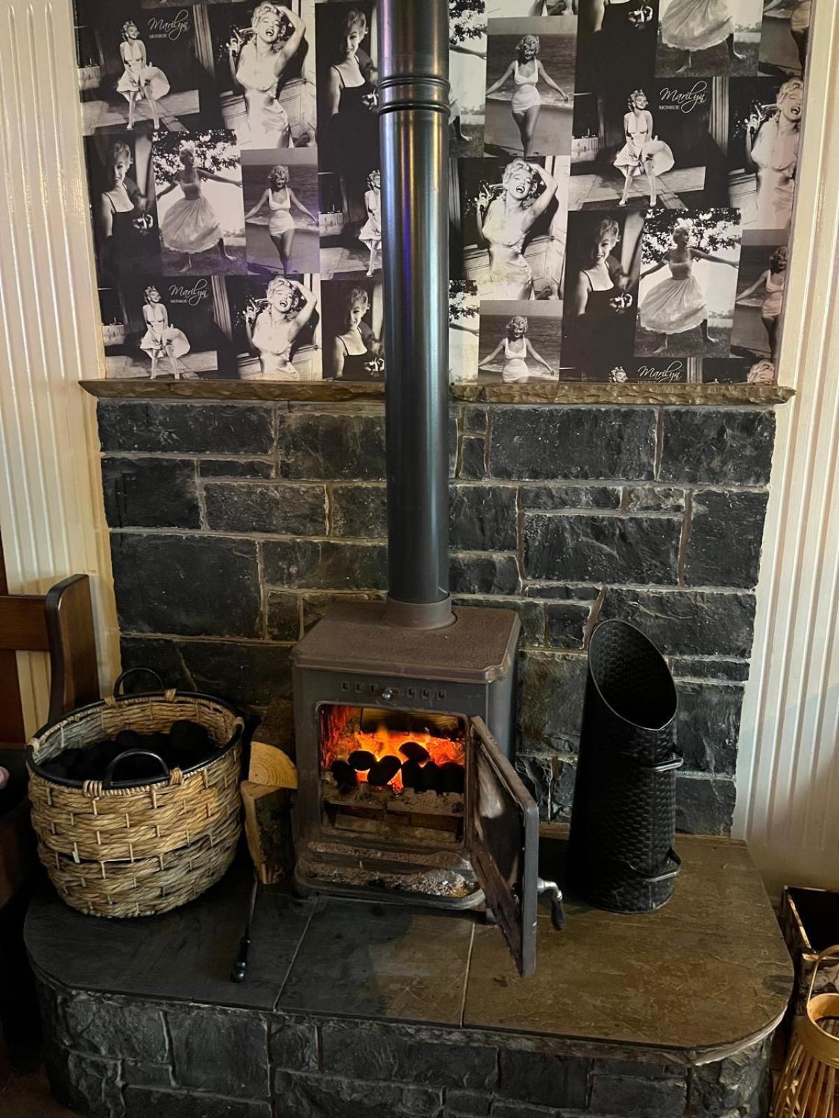 The Coach House Inn Moycullen Экстерьер фото